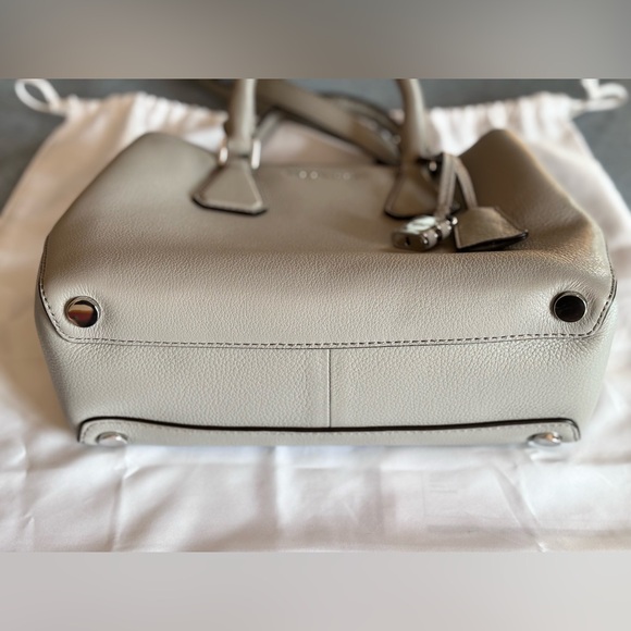 VINTAGE Michael Kors Camille Small Satchel Bag Purse in pearl grey - Picture 8 of 9
